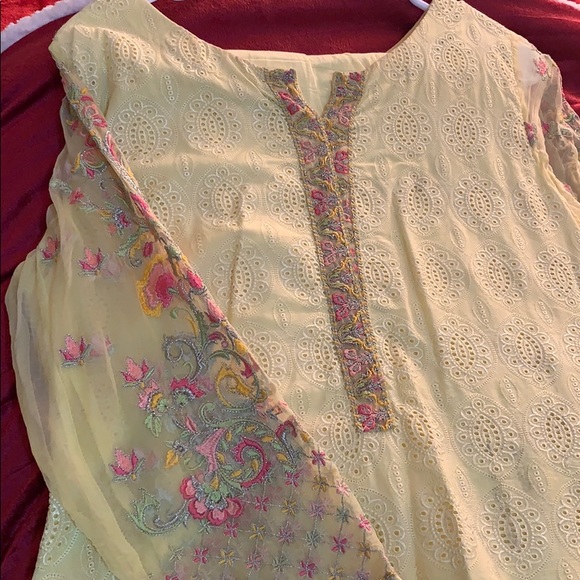 Shalwar kameez - Picture 2 of 3